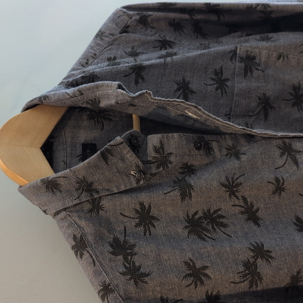 J. Crew Men's Small Slim Fit Long Sleeve Button Down Shirt Style #C4243